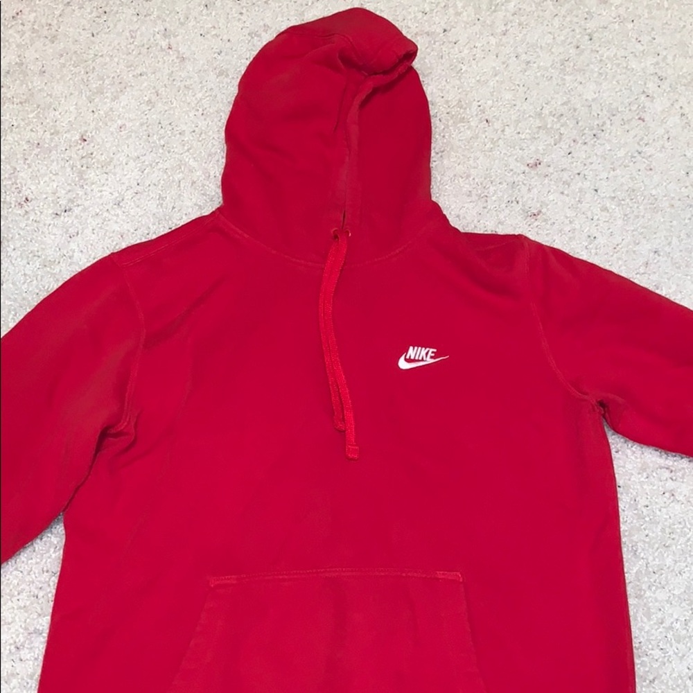 Men’s Nike hoodie.